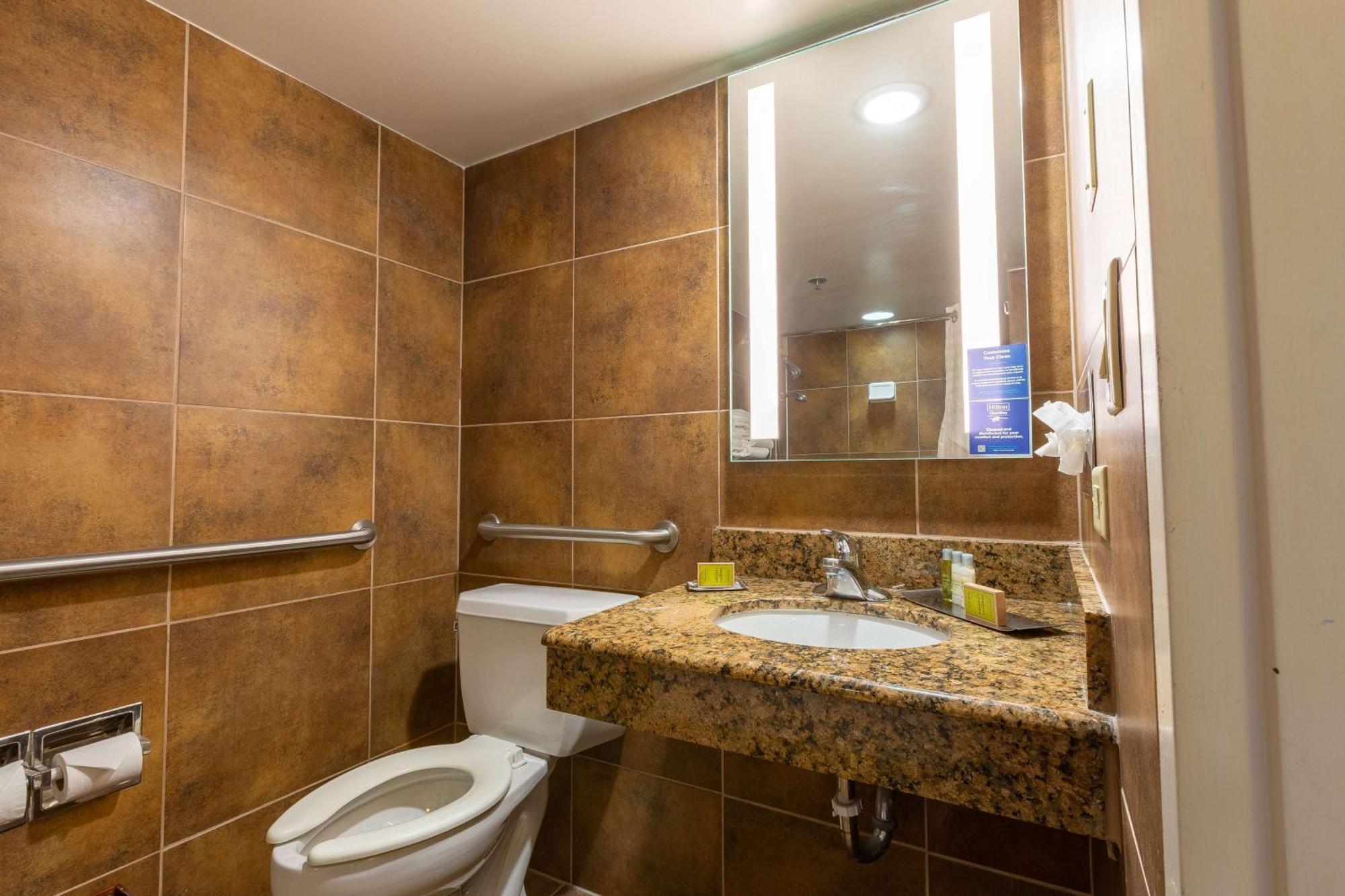 Doubletree By Hilton Dallas/Richardson Bagian luar foto